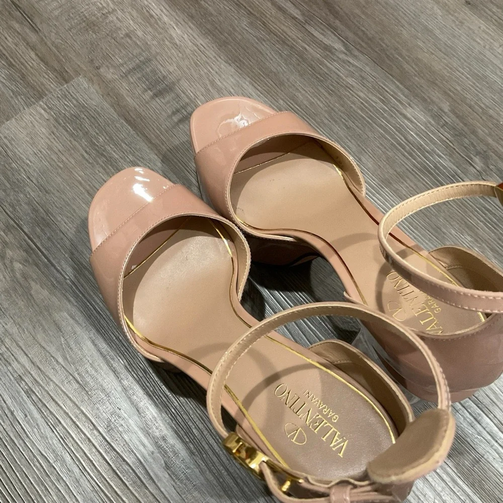 Valentino Garavani Logo Neutral Tan Go Patent Leather Sandal Platforms